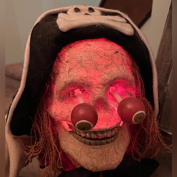 halloween animated skull head